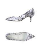 Marian Pumps