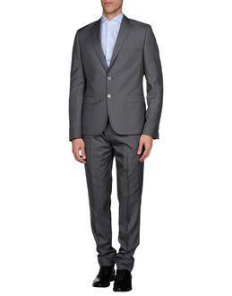 Jorg Neumann Suits