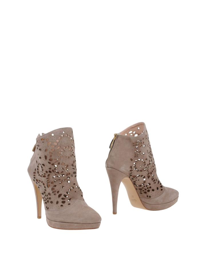 List Ankle Boots