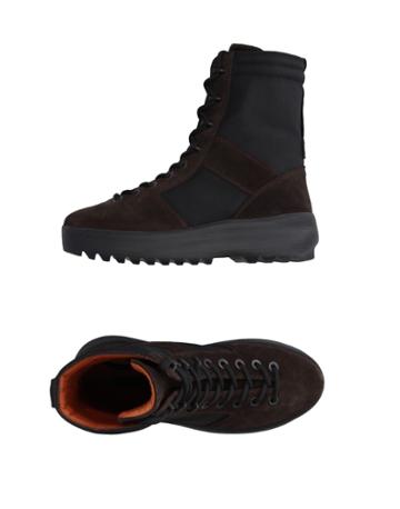 Season 3 Sneakers