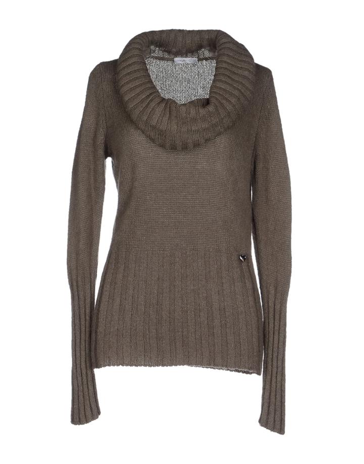 Magilla Turtlenecks