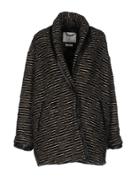 Pyrus Coats