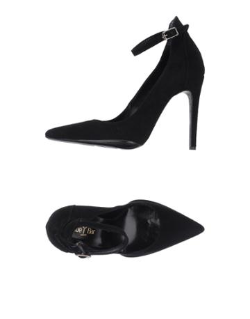 Shoe Bar Pumps