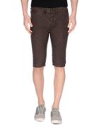 2 Men Bermudas