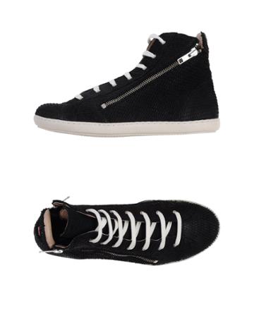 Nobrand Sneakers