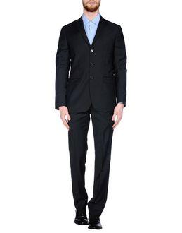 Ciro Suits
