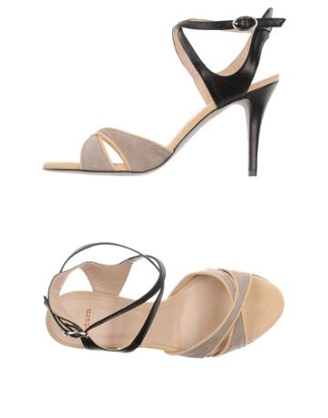 U-turn Sandals
