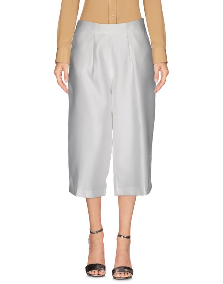 Lanacaprina 3/4-length Shorts