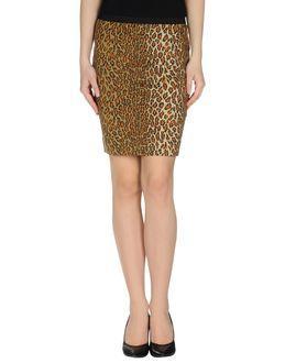 25.10 Per Maurizio Collection Knee Length Skirts