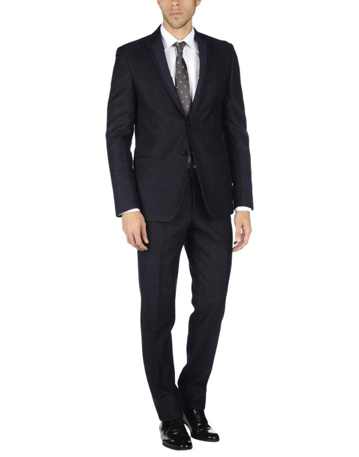 Avignon Suits