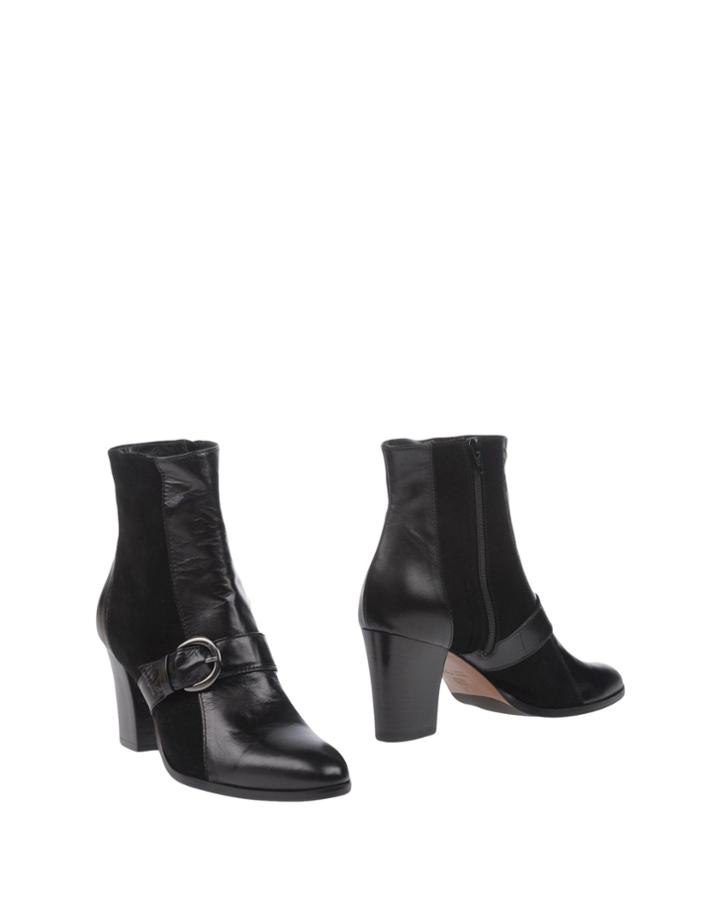 Elata Ankle Boots