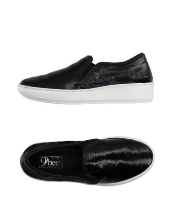 Vheel Sneakers