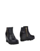 La Femme Plus Ankle Boots