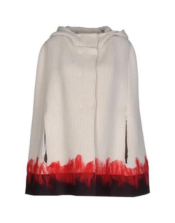 Eys Capes
