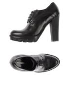Lea Foscati Lace-up Shoes