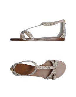 Vicini Tapeet Sandals
