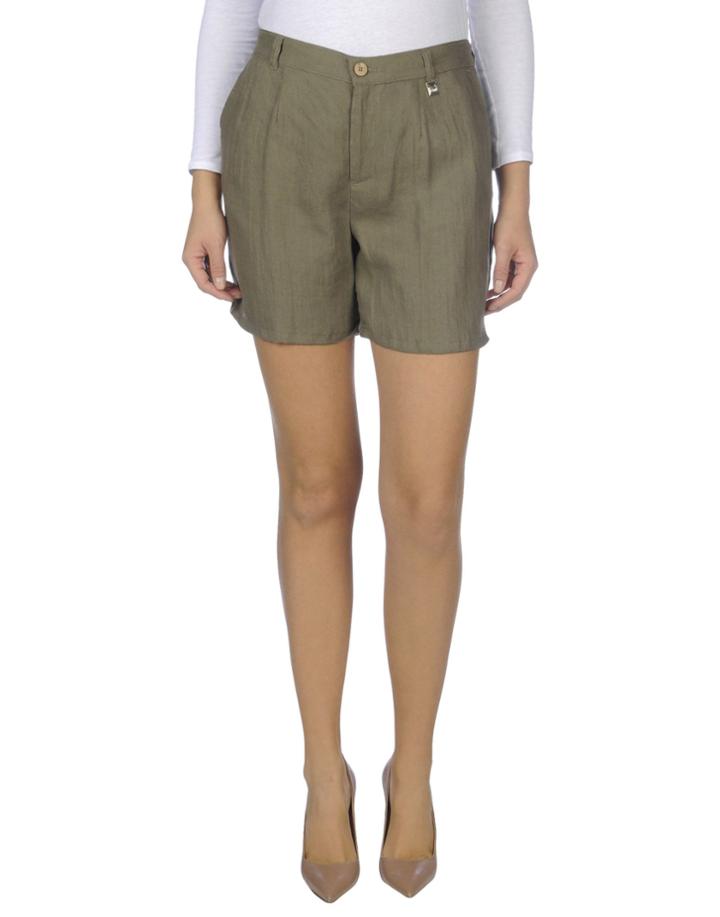 Fem  Bermudas