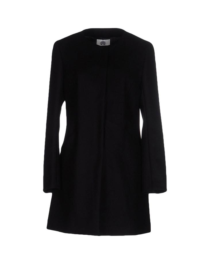 Tiziana Pavoncelli Coats