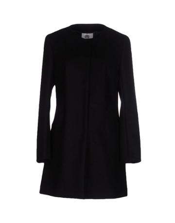Tiziana Pavoncelli Coats