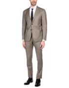 Artusa Suits