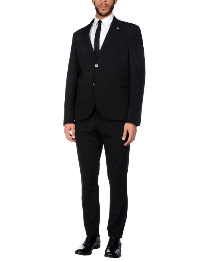 Vincent Suits