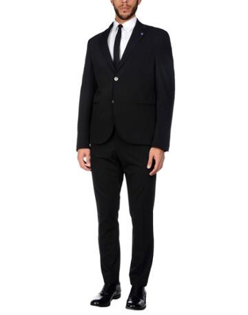 Vincent Suits