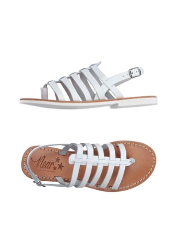 Near Toe Strap Sandals