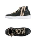 Daniela Fargion Sneakers