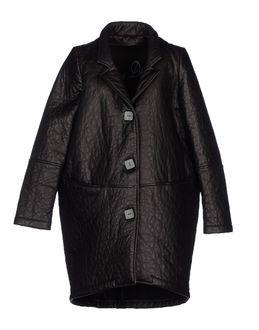 Vintage De Luxe Coats