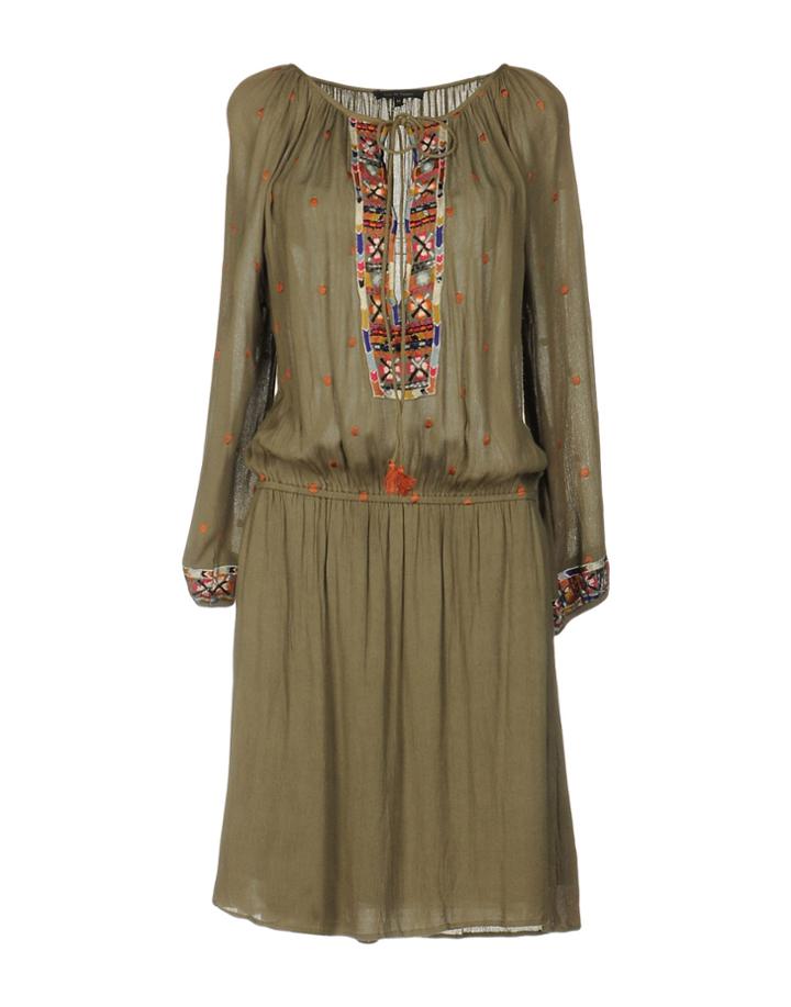 L O De Faldas Knee-length Dresses
