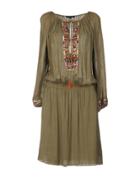 L O De Faldas Knee-length Dresses