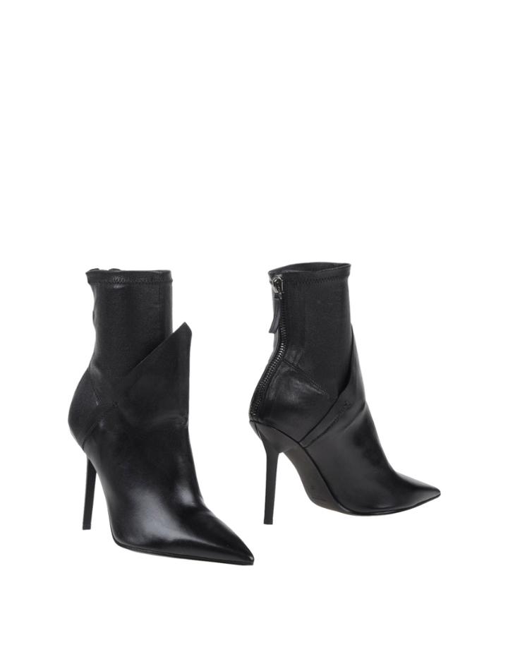 Shy By Arvid Yuki Ankle Boots