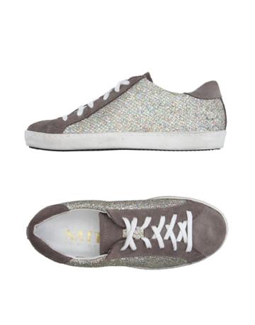 Natt Sneakers