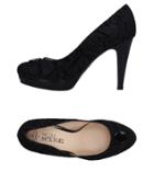 Nicola Sexton Pumps