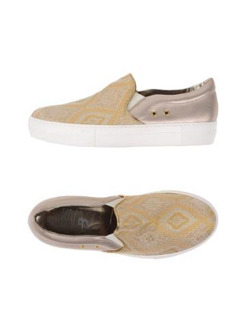 I Am B By Barracuda Sneakers