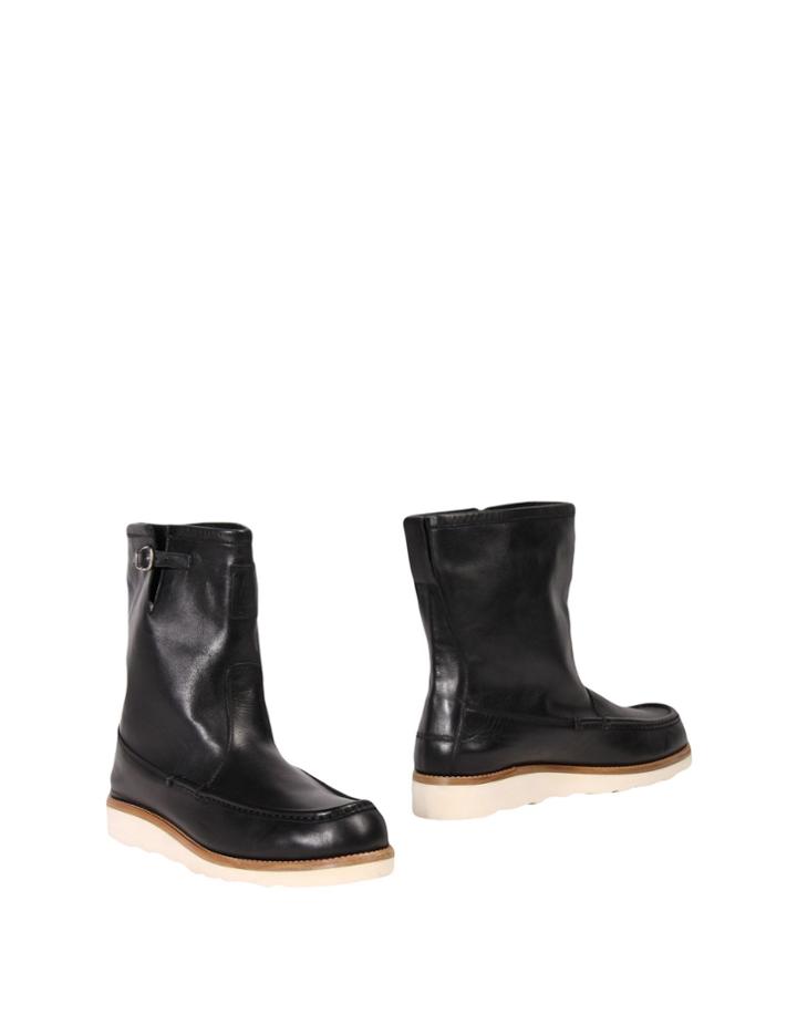 Mr. Hare Boots