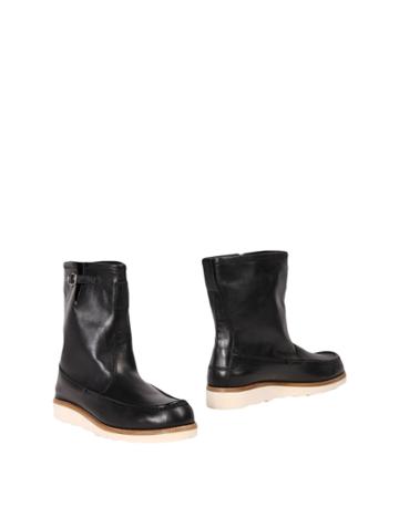 Mr. Hare Boots