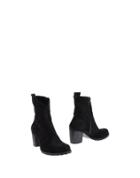 Innue' Ankle Boots