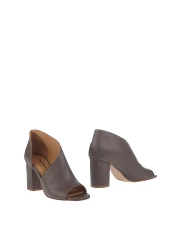 Thomas Roma Booties