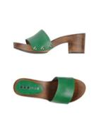 Piumi Mules