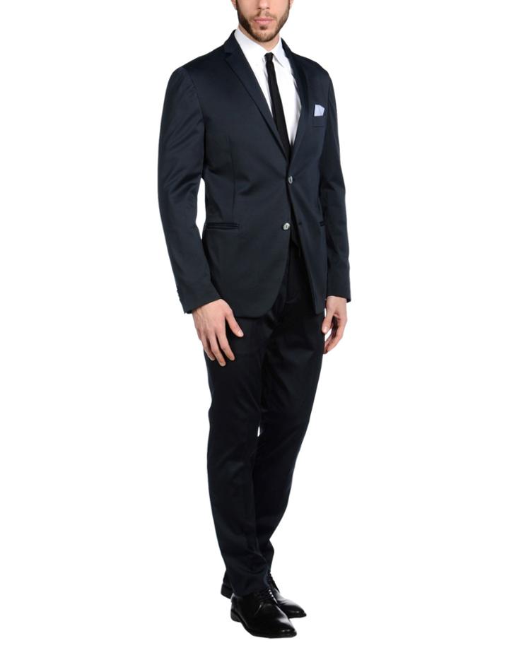 Maison Brave Suits