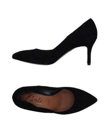 Carla Pumps