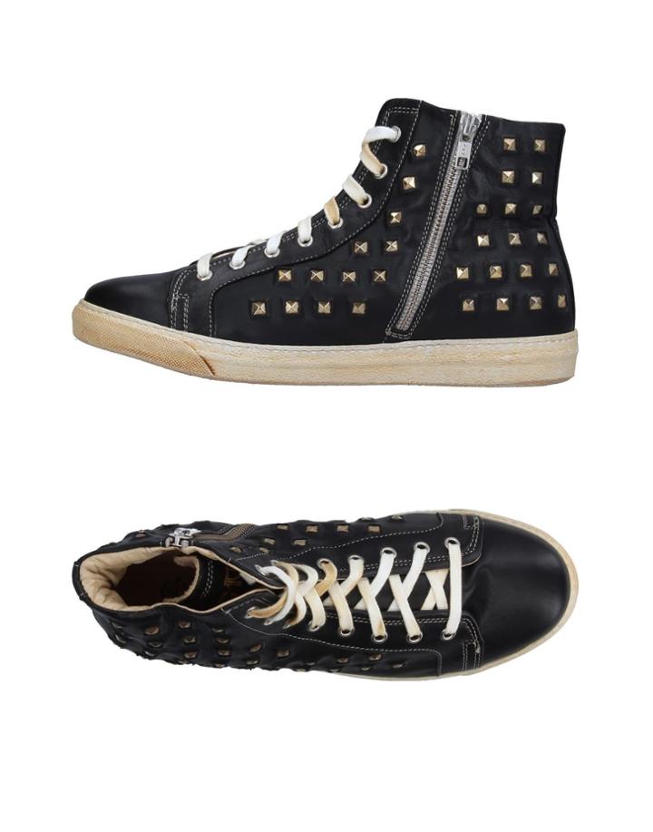 Po Me Boh Mien Sneakers