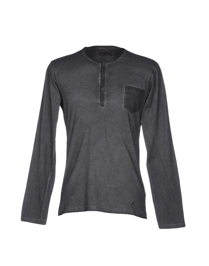 Automatic T-shirts