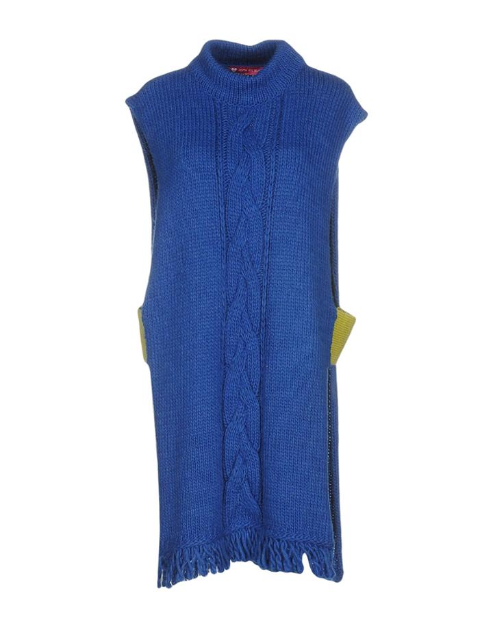 Agatha Ruiz De La Prada Capes
