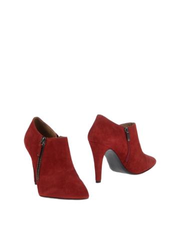La Priscilla Booties