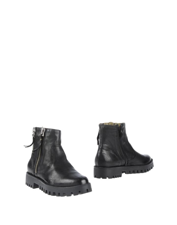 Life Ankle Boots