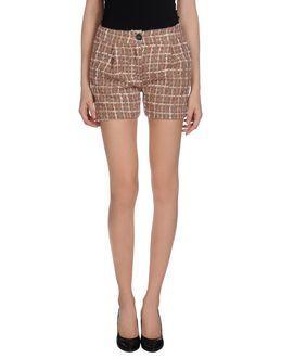 Blancs Manteaux Shorts