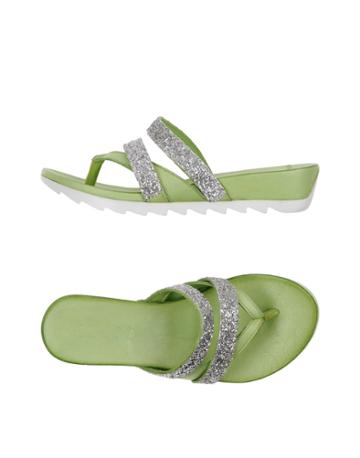 Bueno Toe Strap Sandals