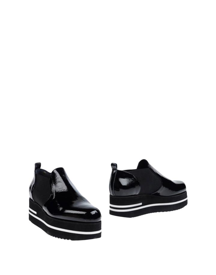 Karolina Henke Booties